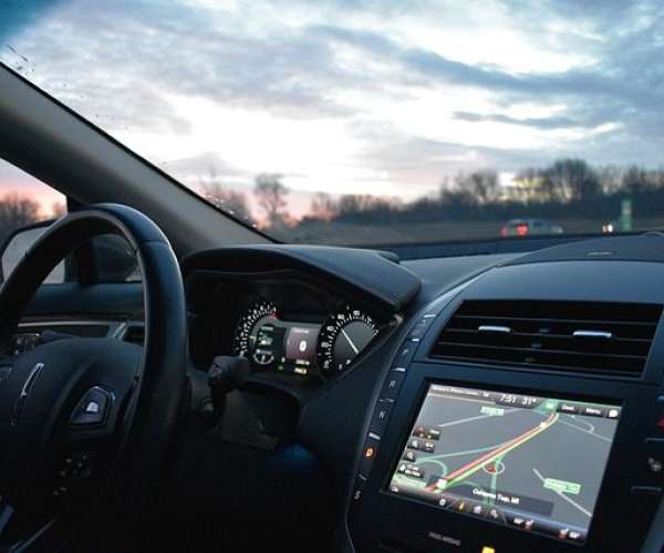 photo of car-shipping gps protecting your vehicle