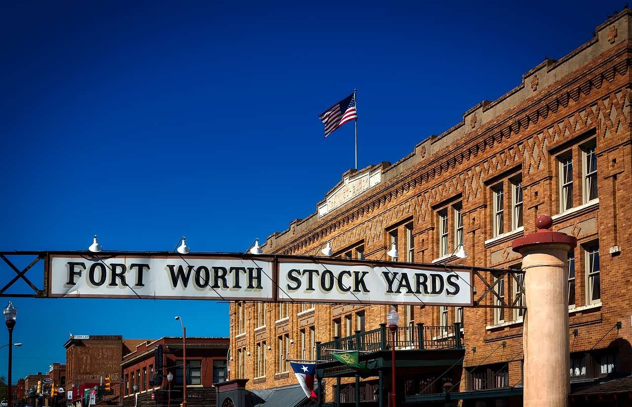 photo of fort-worth-tx stock yards ship a car