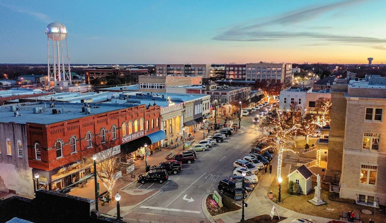 photo of Downtown McKinney TX automobile transport services