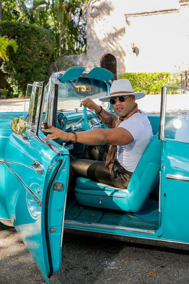 photo of guy behind the wheel in Miami car shipping quotes