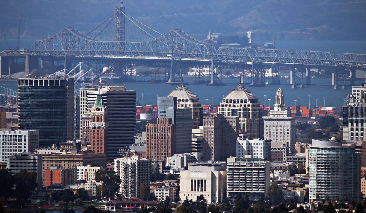 Photo of OAKLAND, CA Skyline_and_Bridge car shipping quotes